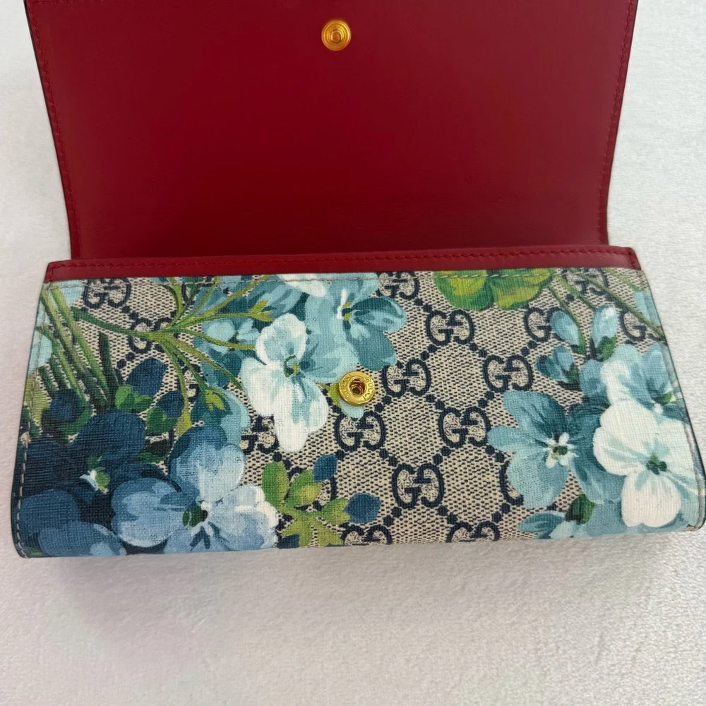 Gucci Floral GG Supreme Canvas Continental Wallet in Blue and Green